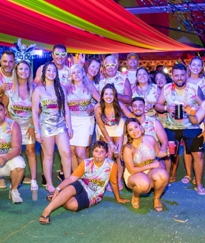 Carnaval no Santa Bárbara: nota mil em diversão e energia!